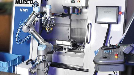 CNC machine with Robot